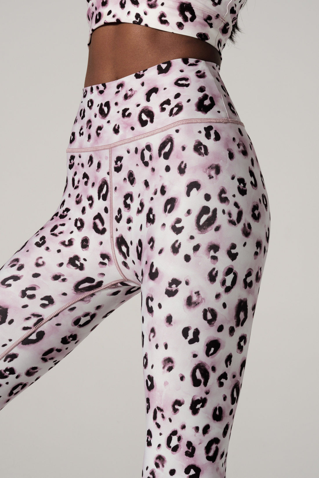 Camila Cropped Front Pocket Legging Cheetah Glow