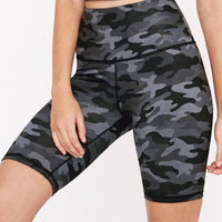 Kurt Reversible Short Black Scarlet