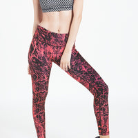 BLACK AND WHITE HYPER DOTS