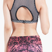 BLACK AND WHITE HYPER DOTS