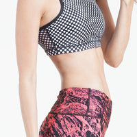 BLACK AND WHITE HYPER DOTS