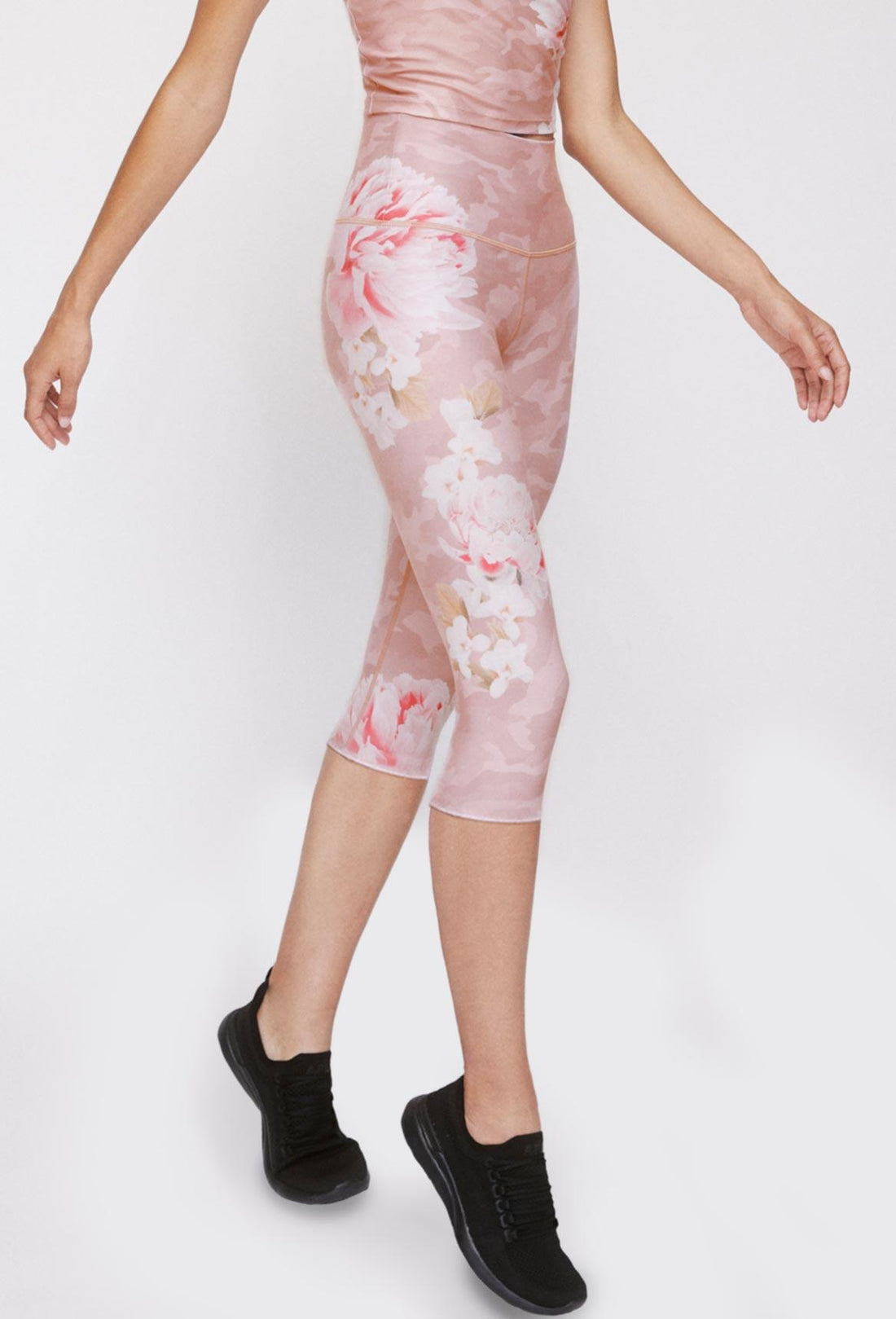 High-Waist Reversible Capris Blush Camo Peony