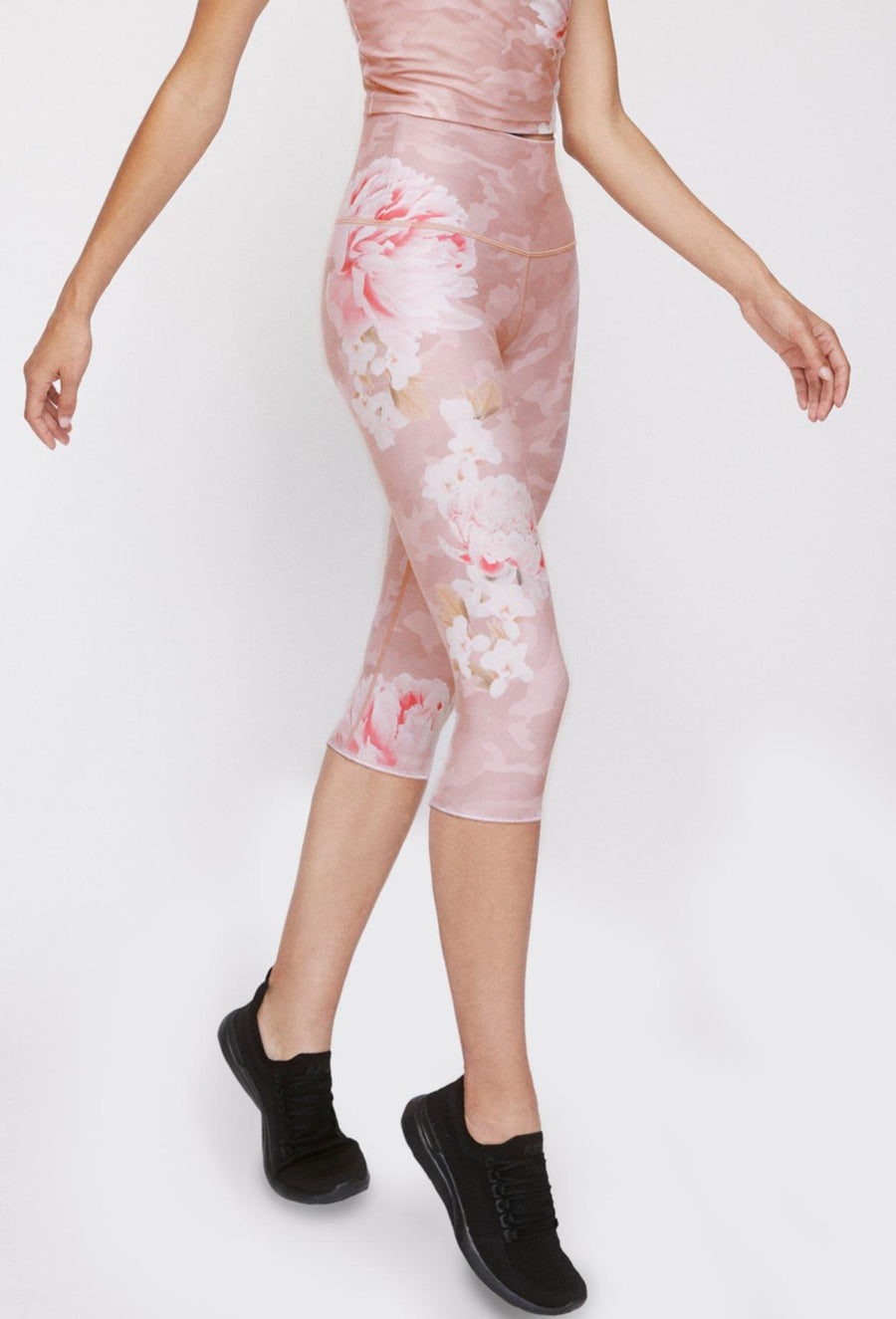 High-Waist Reversible Capris Blush Camo Peony
