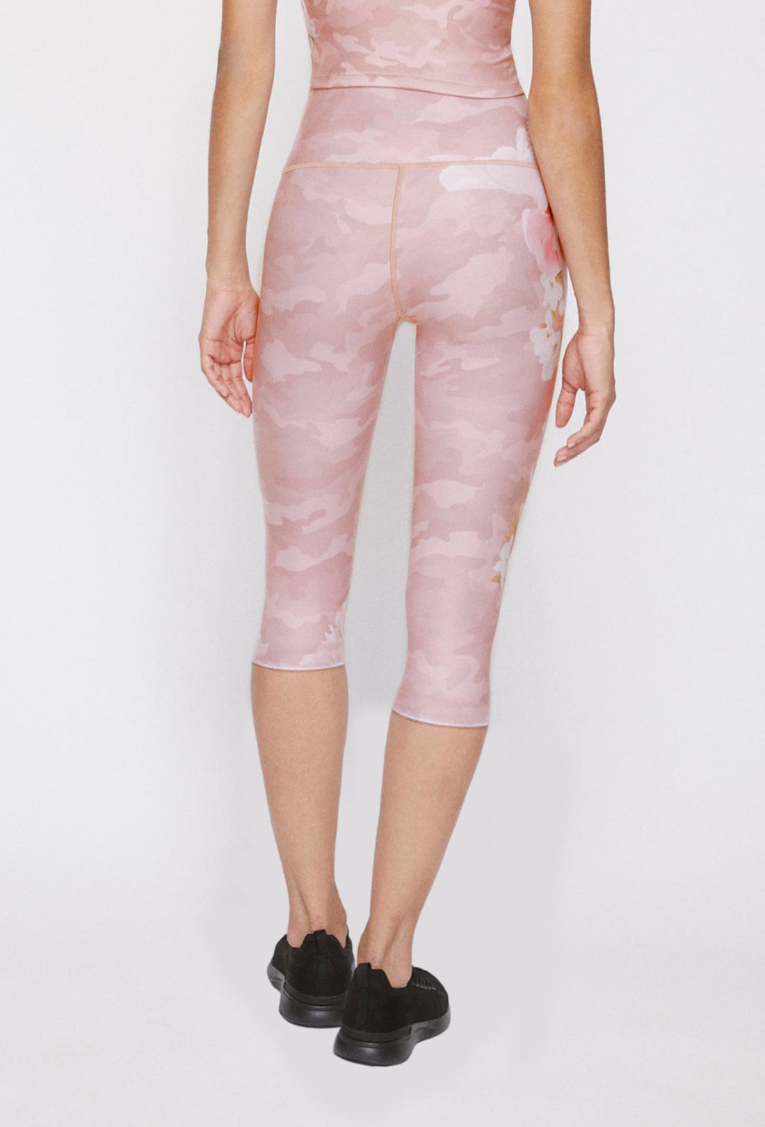 High-Waist Reversible Capris Blush Camo Peony
