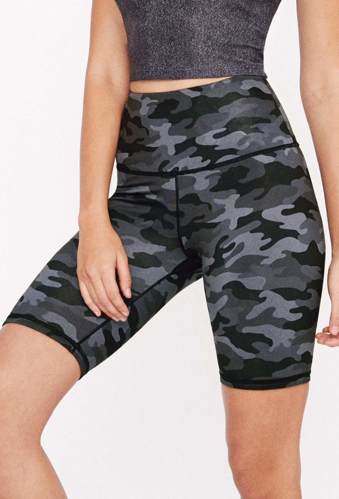 Kurt Reversible Short Black Scarlet