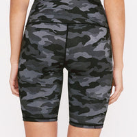 Kurt Reversible Short Black Scarlet