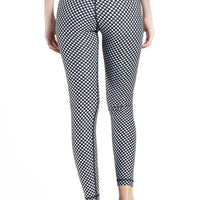 BLACK AND WHITE HYPER DOTS