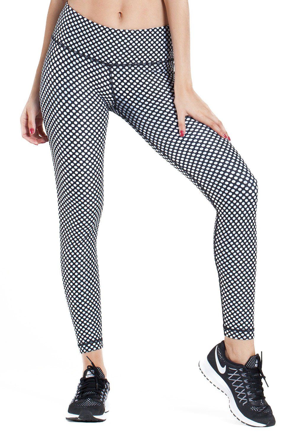 BLACK AND WHITE HYPER DOTS