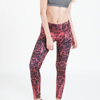 BLACK AND WHITE HYPER DOTS