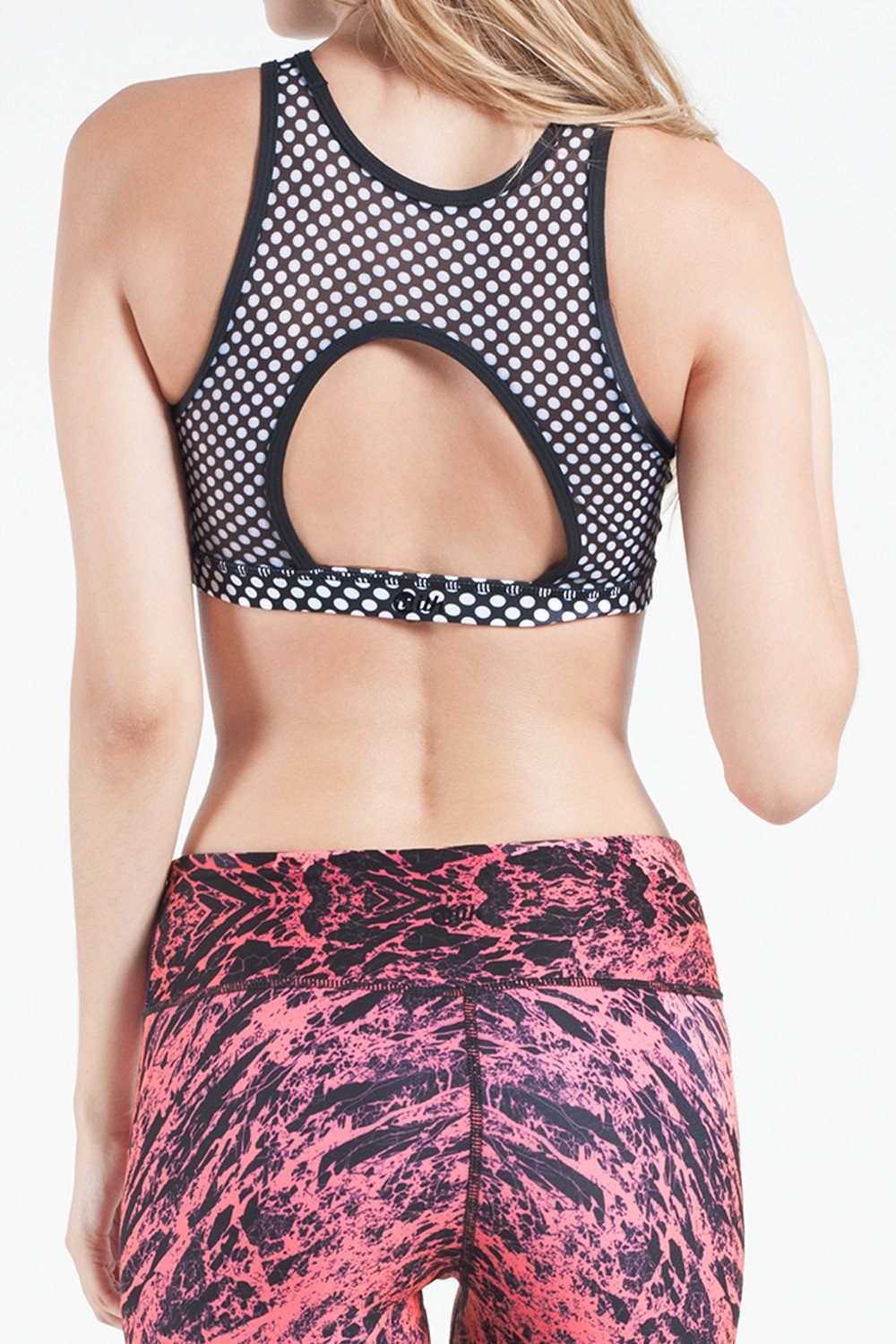 BLACK AND WHITE HYPER DOTS